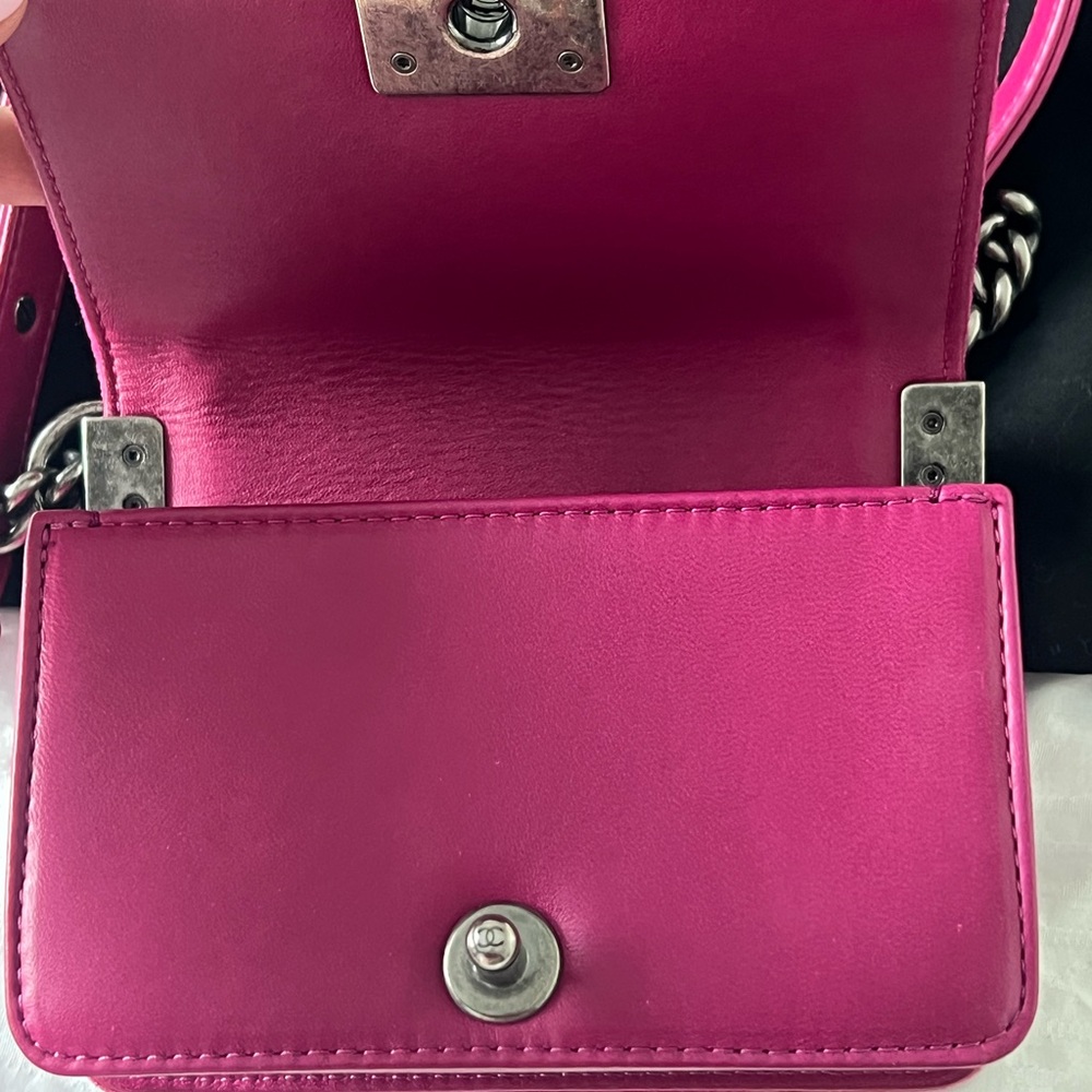 CHANEL Velvet Boy Bag - Picture 16 of 16